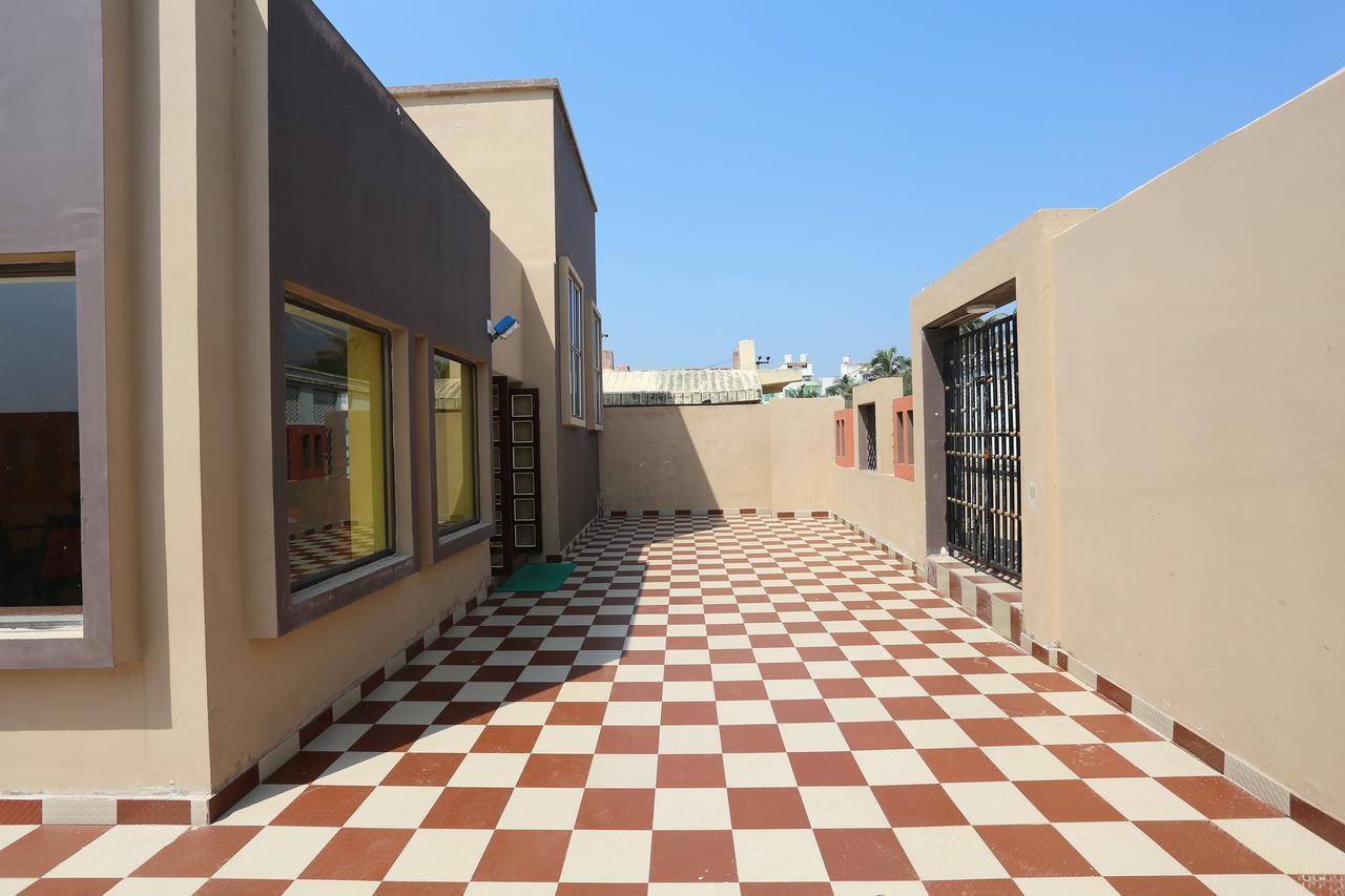 Hotel On Call Puri Laxmi Beach Resort Exterior photo